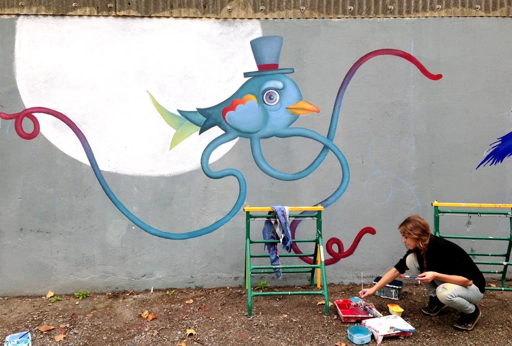 Claire une jeune artiste ,son premier mural!!